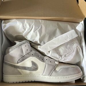 Jordan Air 1 Mid SE Neutral Grey/Smoke Grey